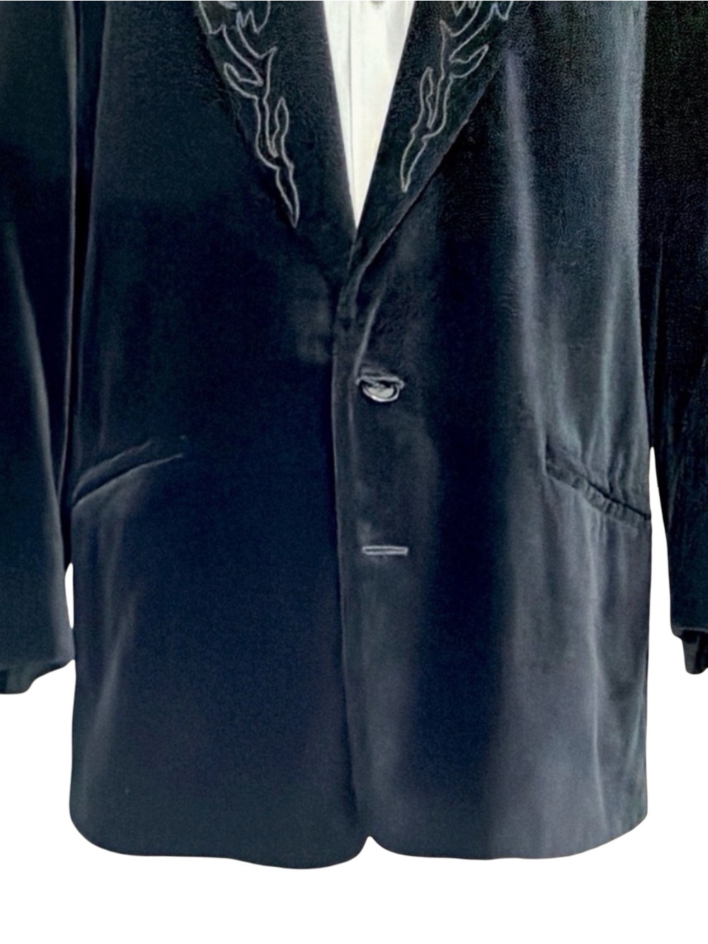 Byblos Men’s Black Velvet Embroidered Blazer / Tux Jacket | Italy | 40R (US) - Picture 7 of 13